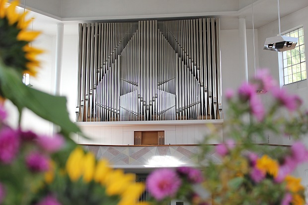 Die neue Orgel der Firma Christoph und Matthias Kaps in Eichenau bei München (Foto: Erwin Kopf)
