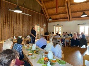 Ein ernstes Thema  im Gemeindecafe