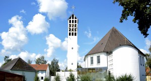 Pfarrkirche Mariä Himmelfahrt (von Osten her gesehen)